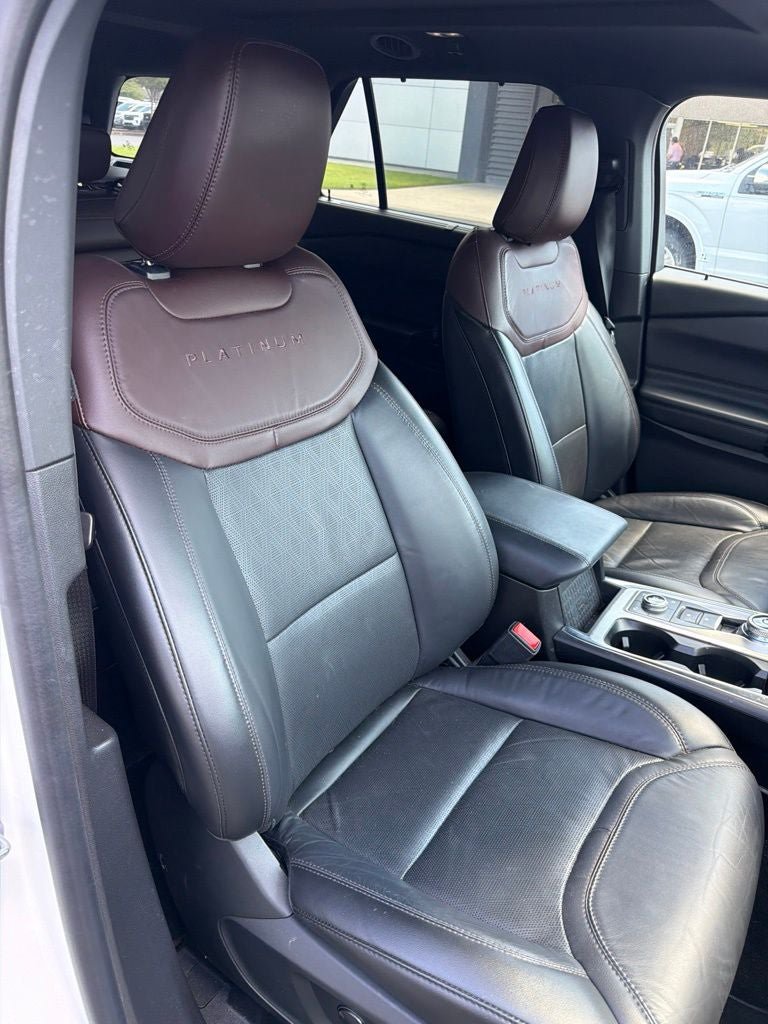Certified 2022 Ford Explorer Platinum w/ Equipment Group 601A AWD/4WD image 6