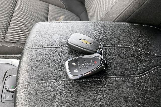 Used 2023 Chevrolet Traverse LT FWD image 11