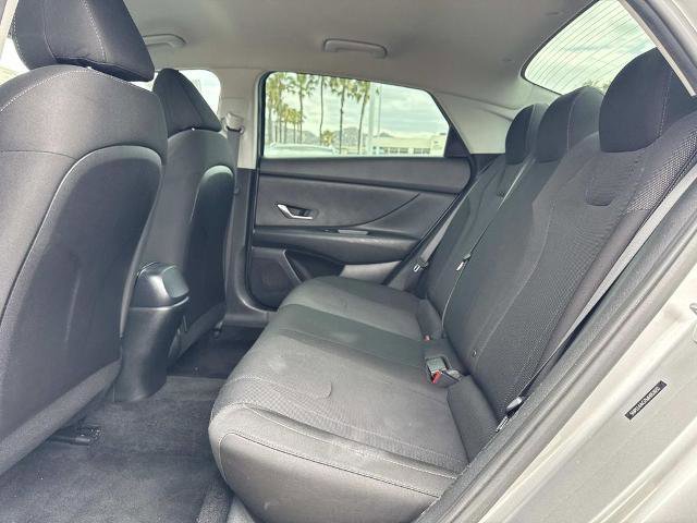 Used 2021 Hyundai Elantra SE FWD image 24