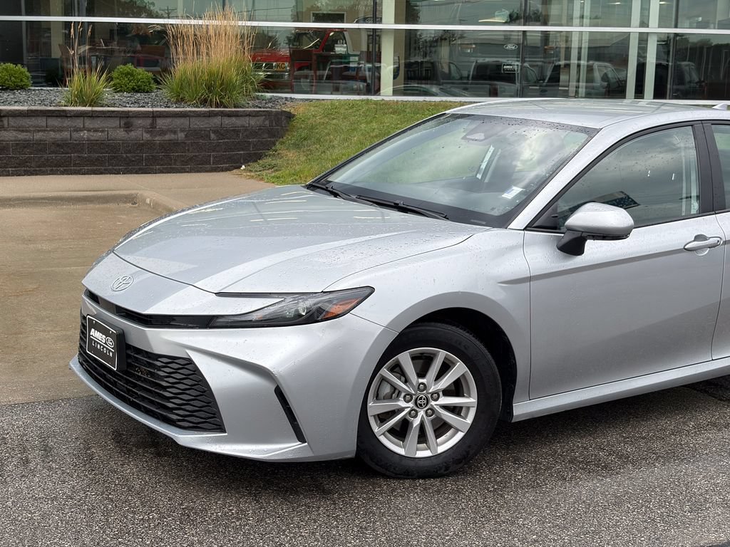 Used 2025 Toyota Camry LE FWD image 2