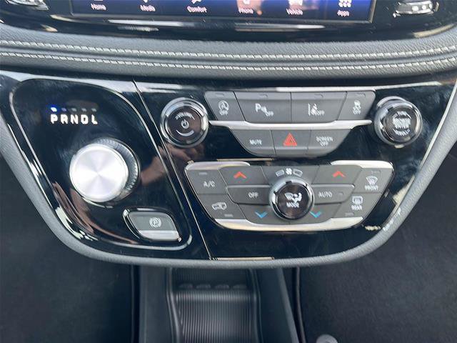 Used 2025 Chrysler Pacifica Select FWD image 23