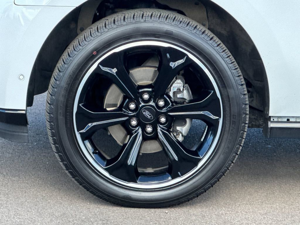 Certified 2022 Ford Expedition Max Limited w/ Equipment Group 303A image 26