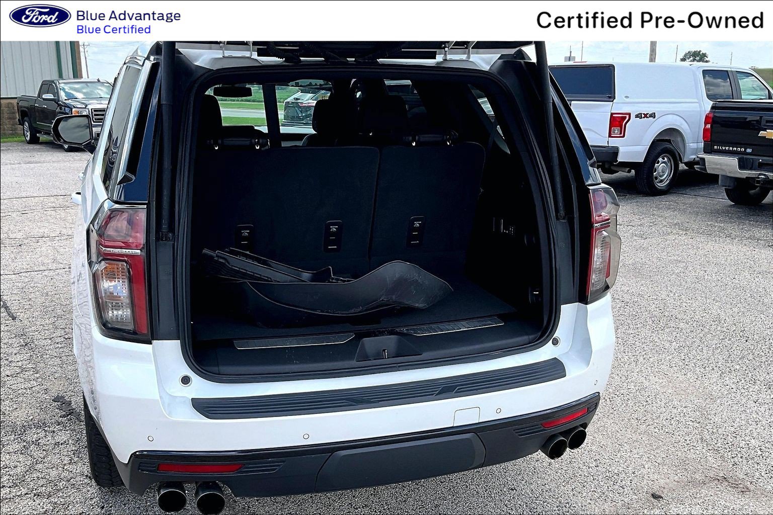 Used 2023 Chevrolet Tahoe Z71 w/ Z71 Off-Road Package AWD/4WD image 19