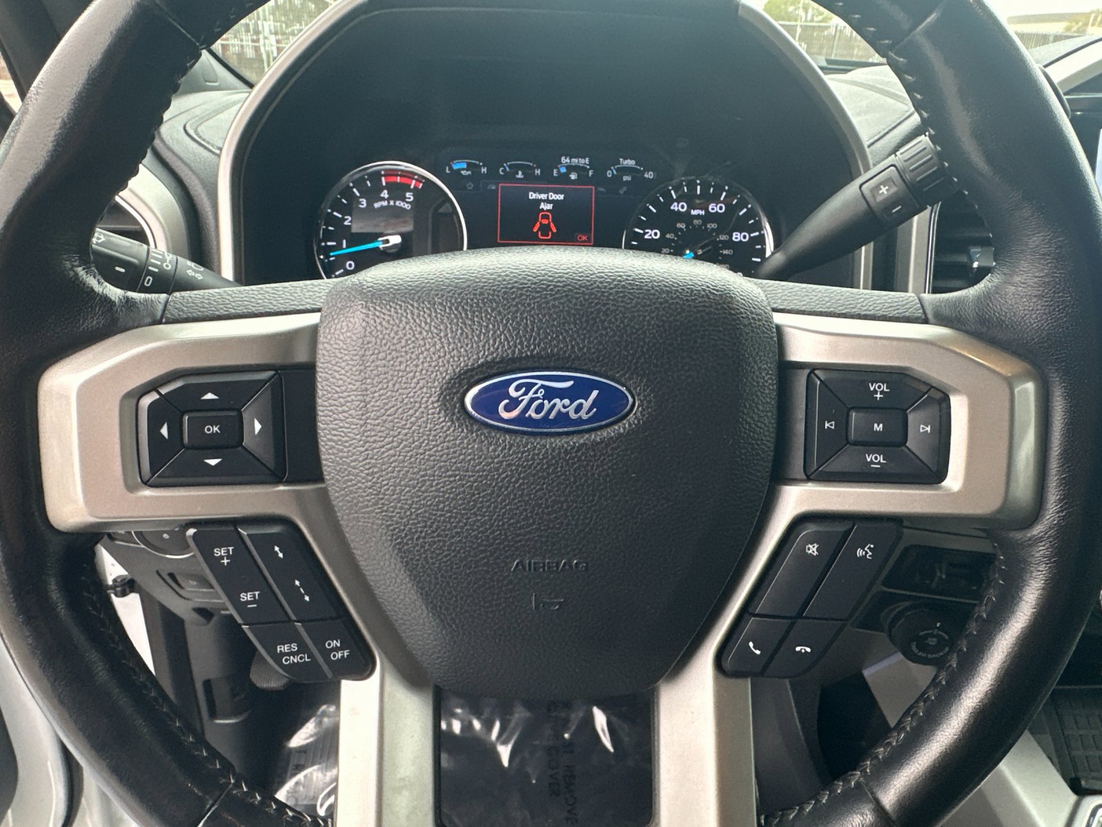 Certified 2022 Ford F350 Lariat w/ Lariat Ultimate Package image 24