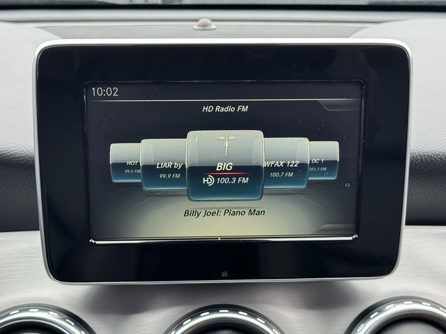 Used 2017 Mercedes-Benz GLA 250 4MATIC image 5