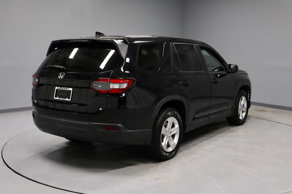Used 2023 Honda Pilot LX image 9