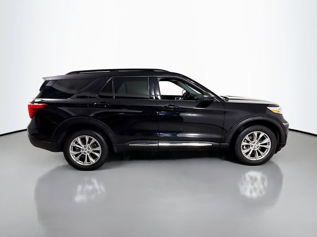 Certified 2023 Ford Explorer XLT w/ Equipment Group 202A AWD/4WD image 13