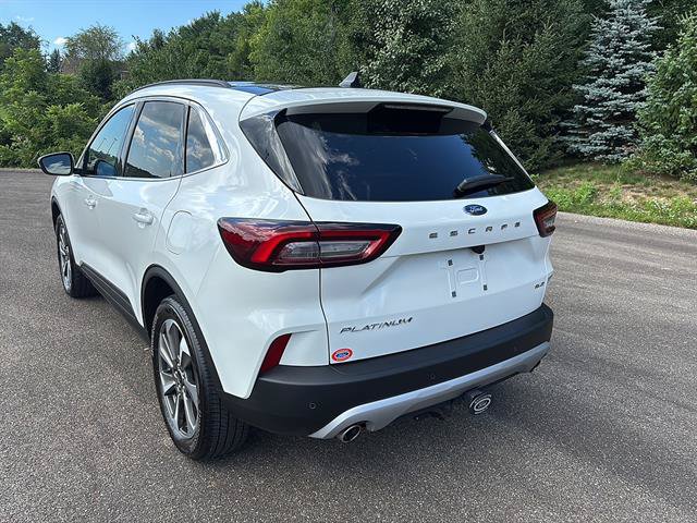 Certified 2025 Ford Escape Platinum w/ Class II Trailer Tow Package AWD/4WD image 2