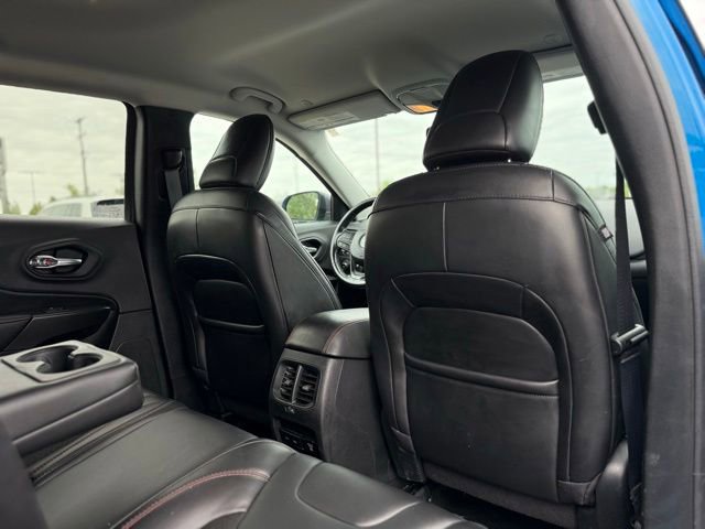 Used 2020 Jeep Cherokee Trailhawk w/ Cold Weather Group AWD/4WD image 19