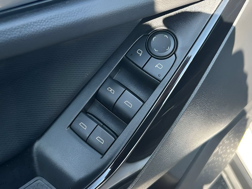 Used 2025 Chevrolet Equinox LT FWD image 13