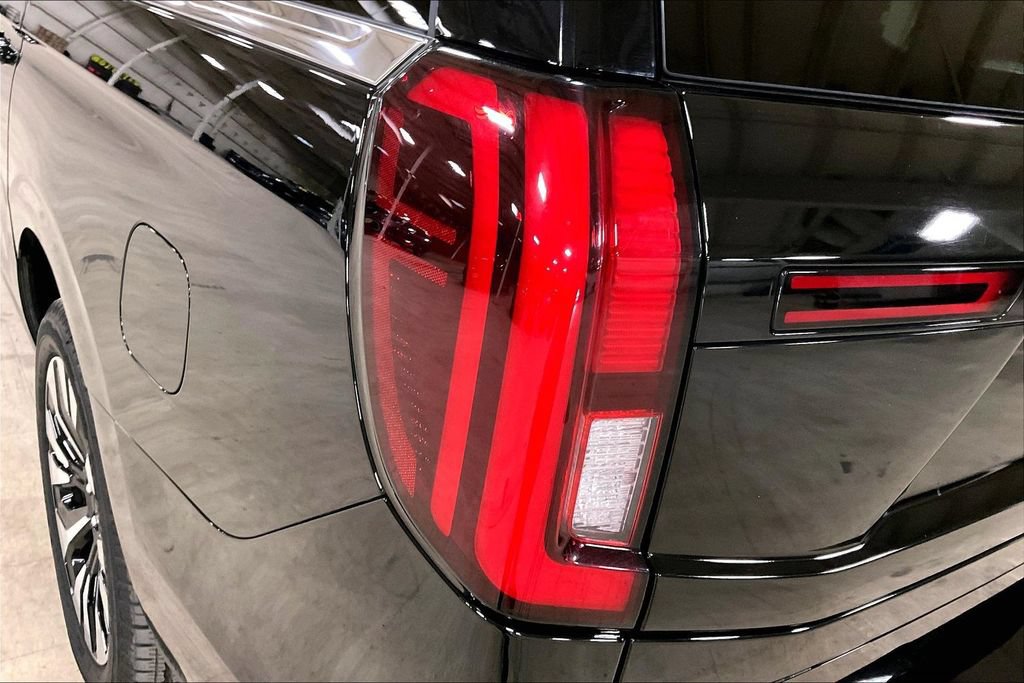 Certified 2025 Ford Expedition Max Platinum w/ Driver's Package AWD/4WD image 29