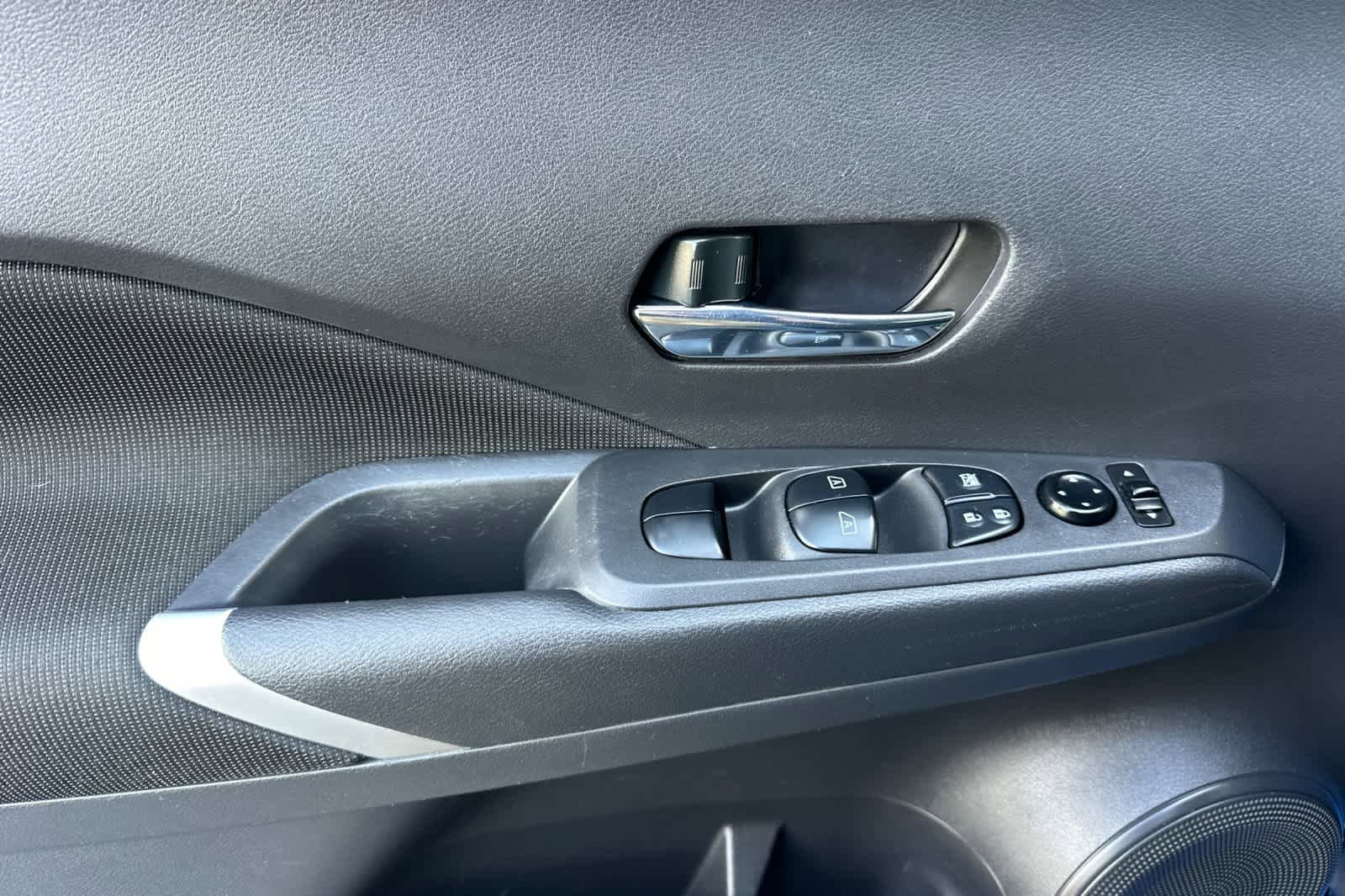 Used 2022 Nissan Kicks SV FWD image 12