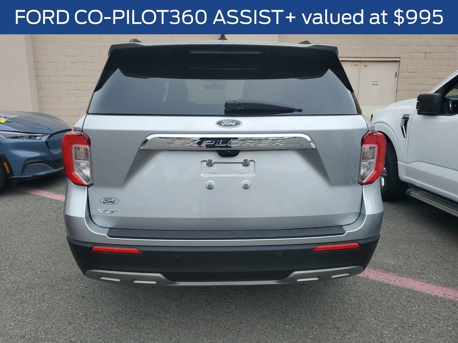 Certified 2023 Ford Explorer XLT w/ Equipment Group 202A RWD image 9