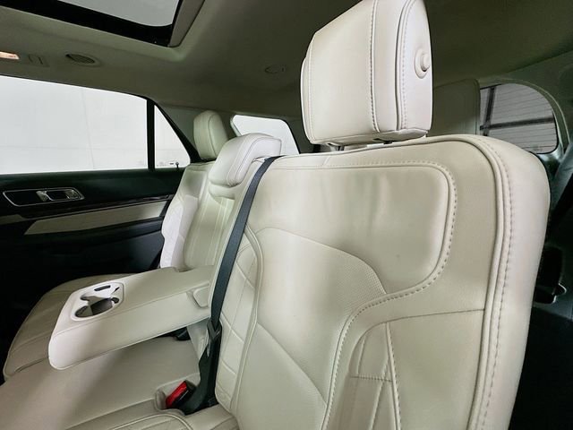 Certified 2017 Ford Explorer Platinum image 28