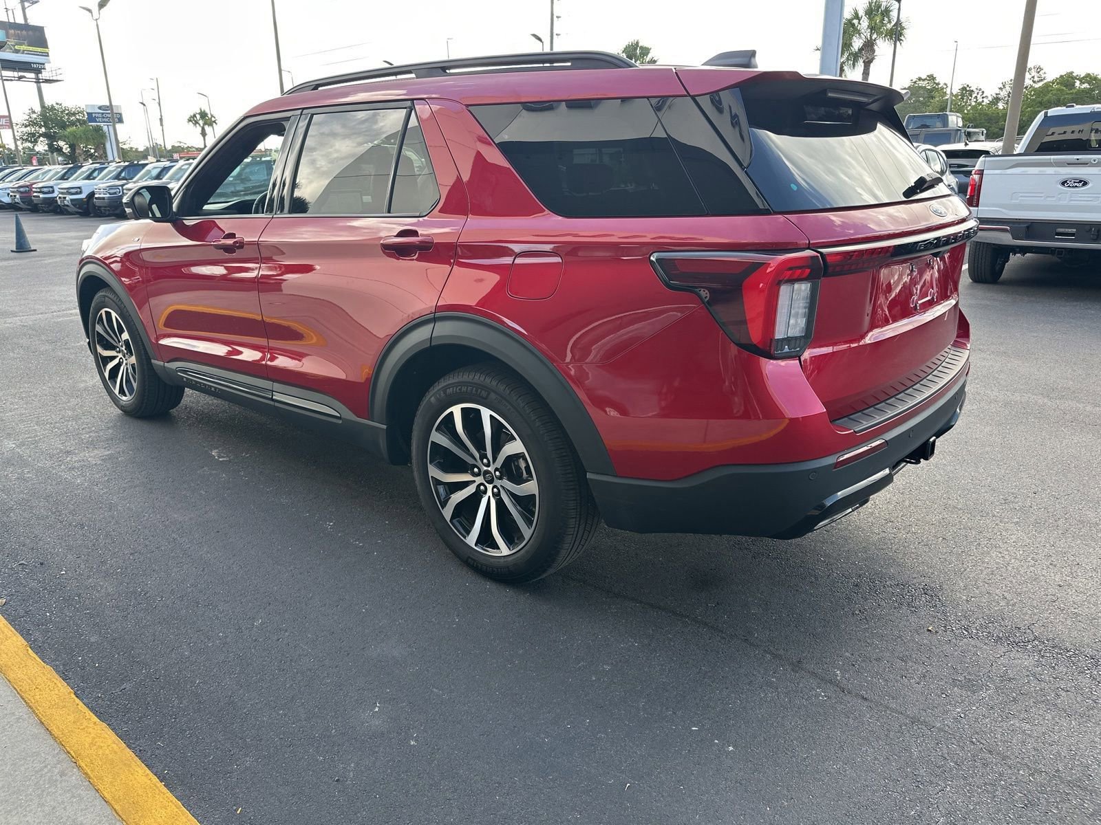 Certified 2025 Ford Explorer ST-Line w/ Premium Package RWD image 6