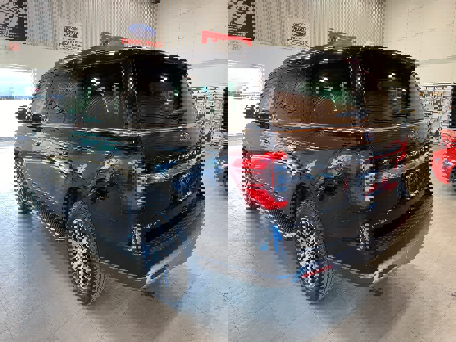 Certified 2023 Ford Expedition Limited image 3