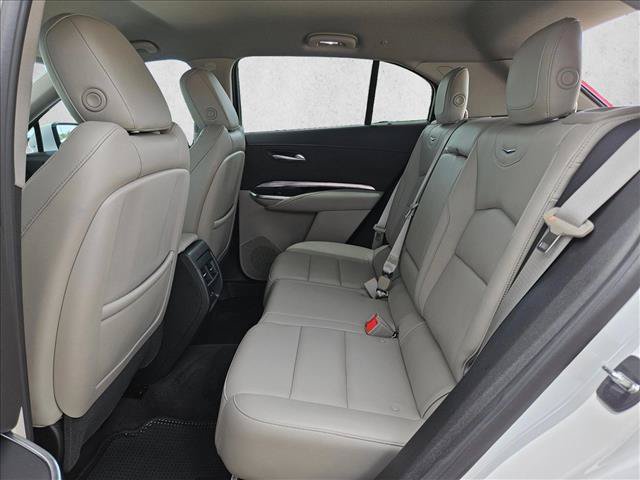Used 2022 Cadillac XT4 Luxury w/ Cold Weather Package FWD image 16
