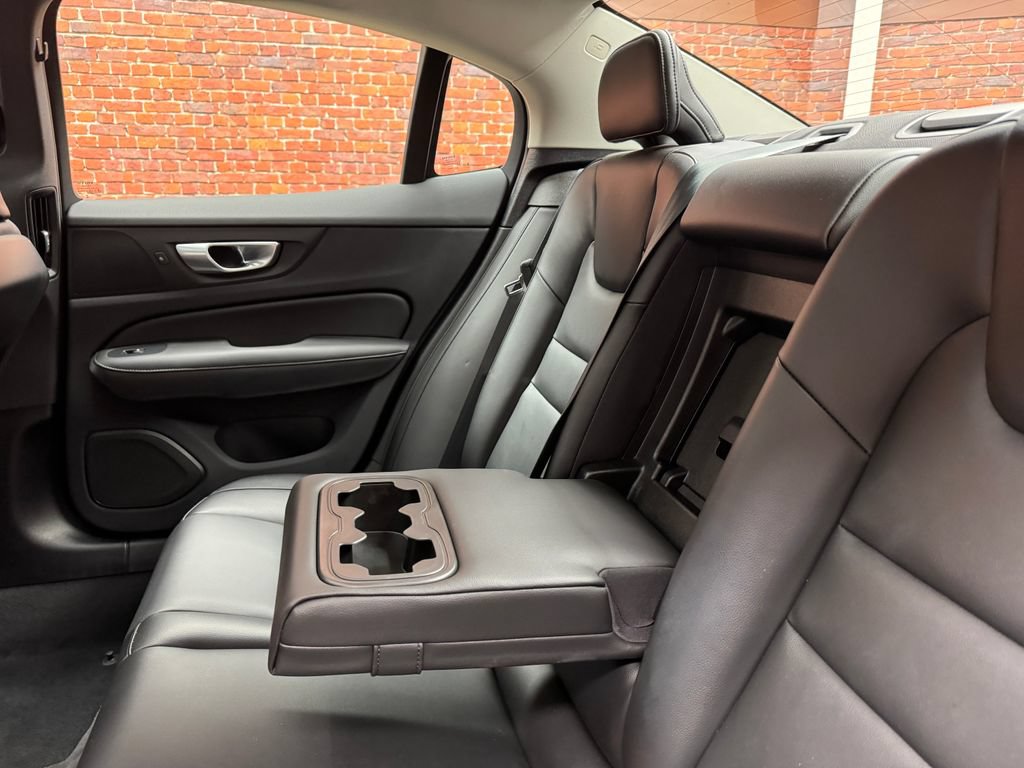 Used 2025 Volvo S60 B5 Core FWD image 11