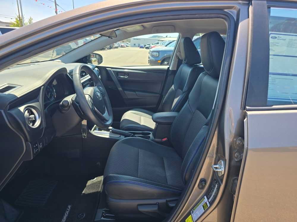 Used 2018 Toyota Corolla SE w/ Carpet Mat Package (TMS) FWD image 9