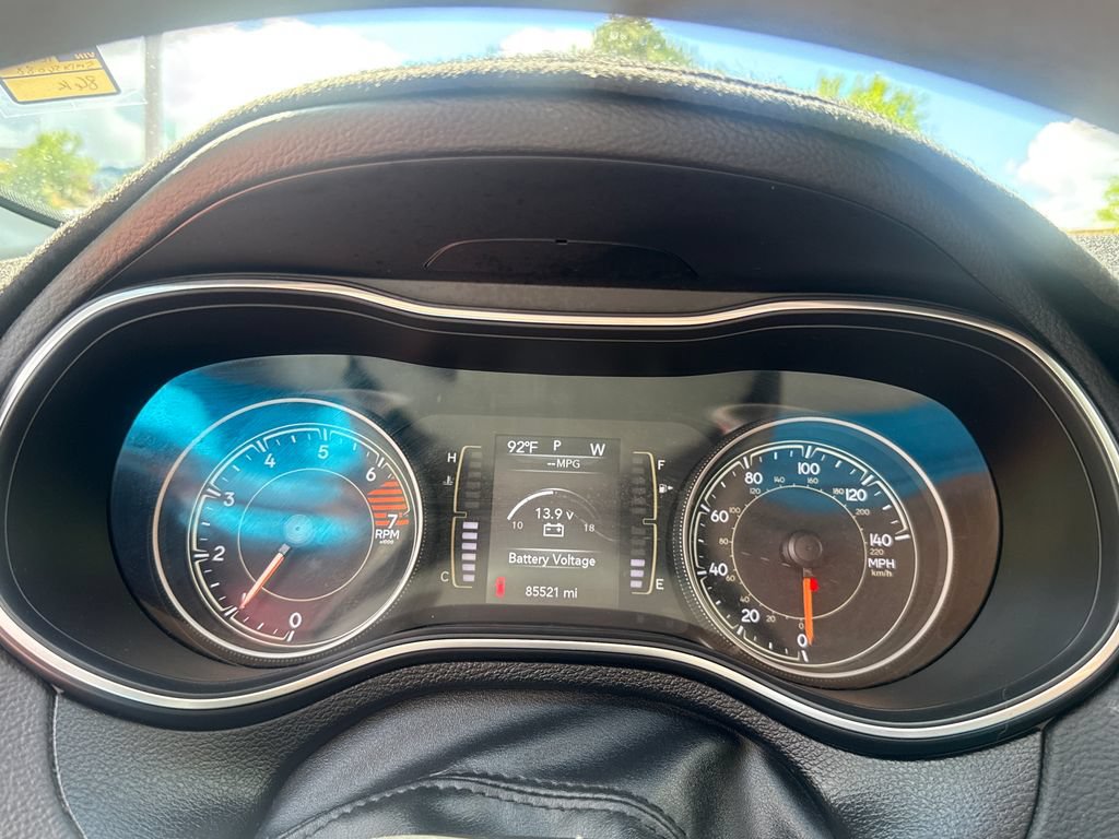Used 2021 Jeep Cherokee Latitude FWD image 16