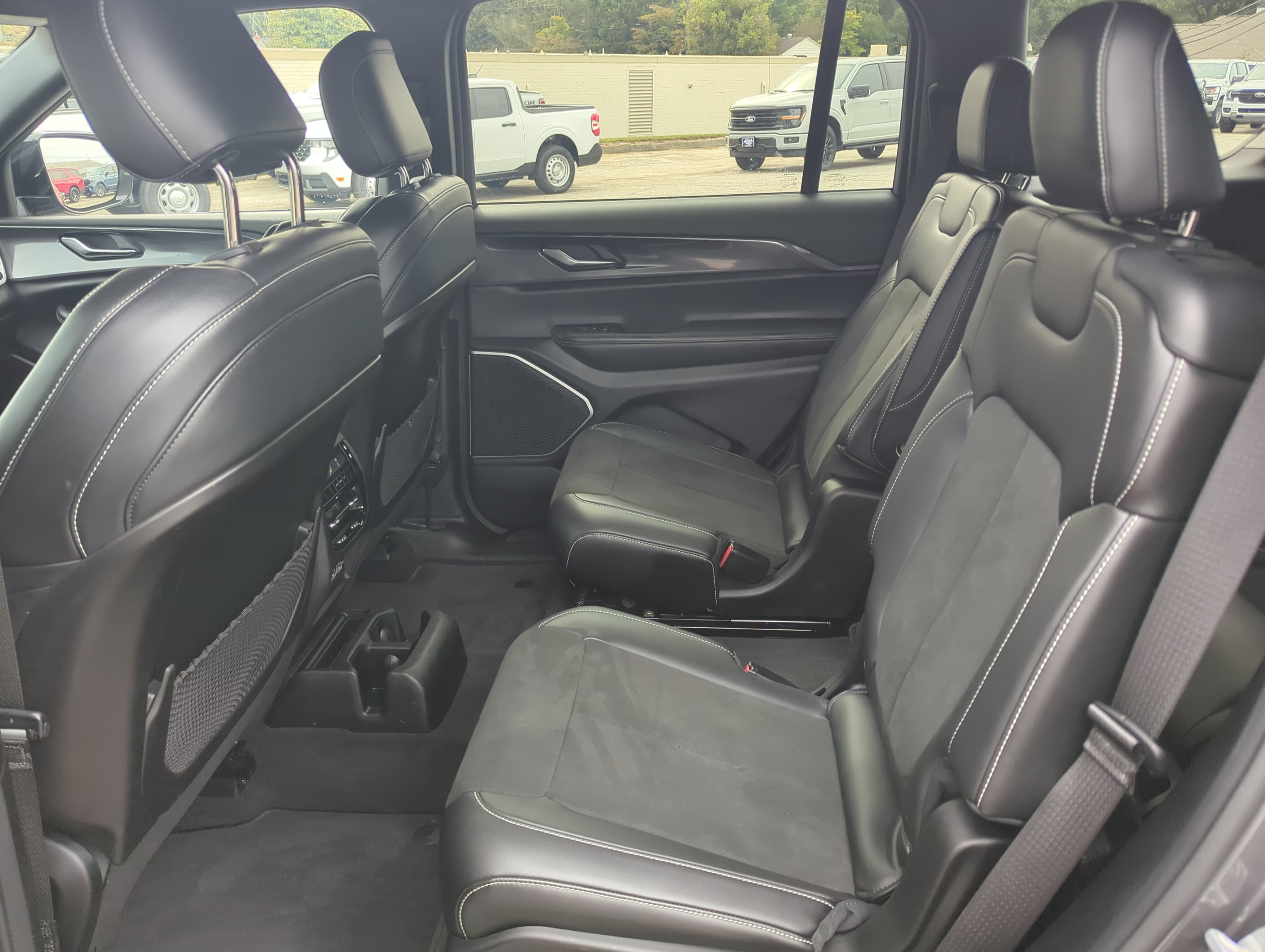 Used 2021 Jeep Grand Cherokee L Laredo AWD/4WD image 11