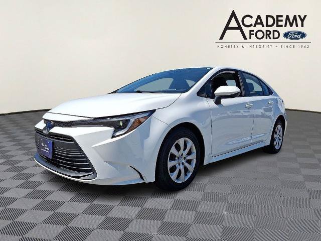 Used 2025 Toyota Corolla LE FWD image 3