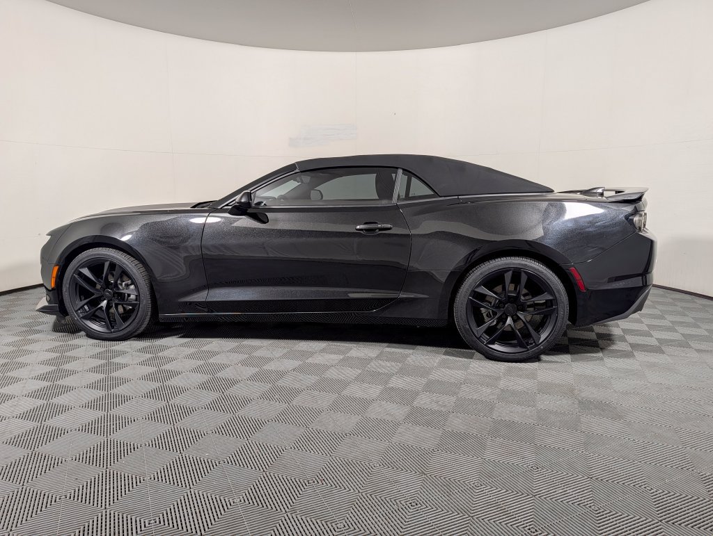 Used 2024 Chevrolet Camaro LT RWD image 5