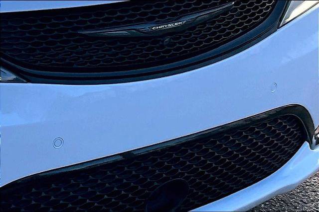 Used 2020 Chrysler Pacifica Limited w/ Advanced Safetytec Group image 32