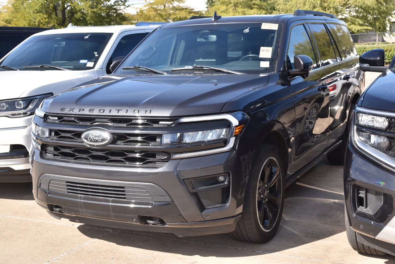 Certified 2023 Ford Expedition Limited AWD/4WD image 2