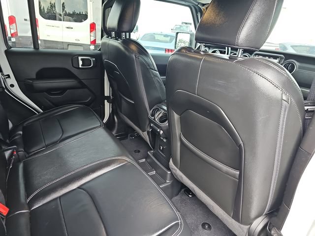 Used 2022 Jeep Wrangler Unlimited Sahara w/ Cold Weather Group AWD/4WD image 13