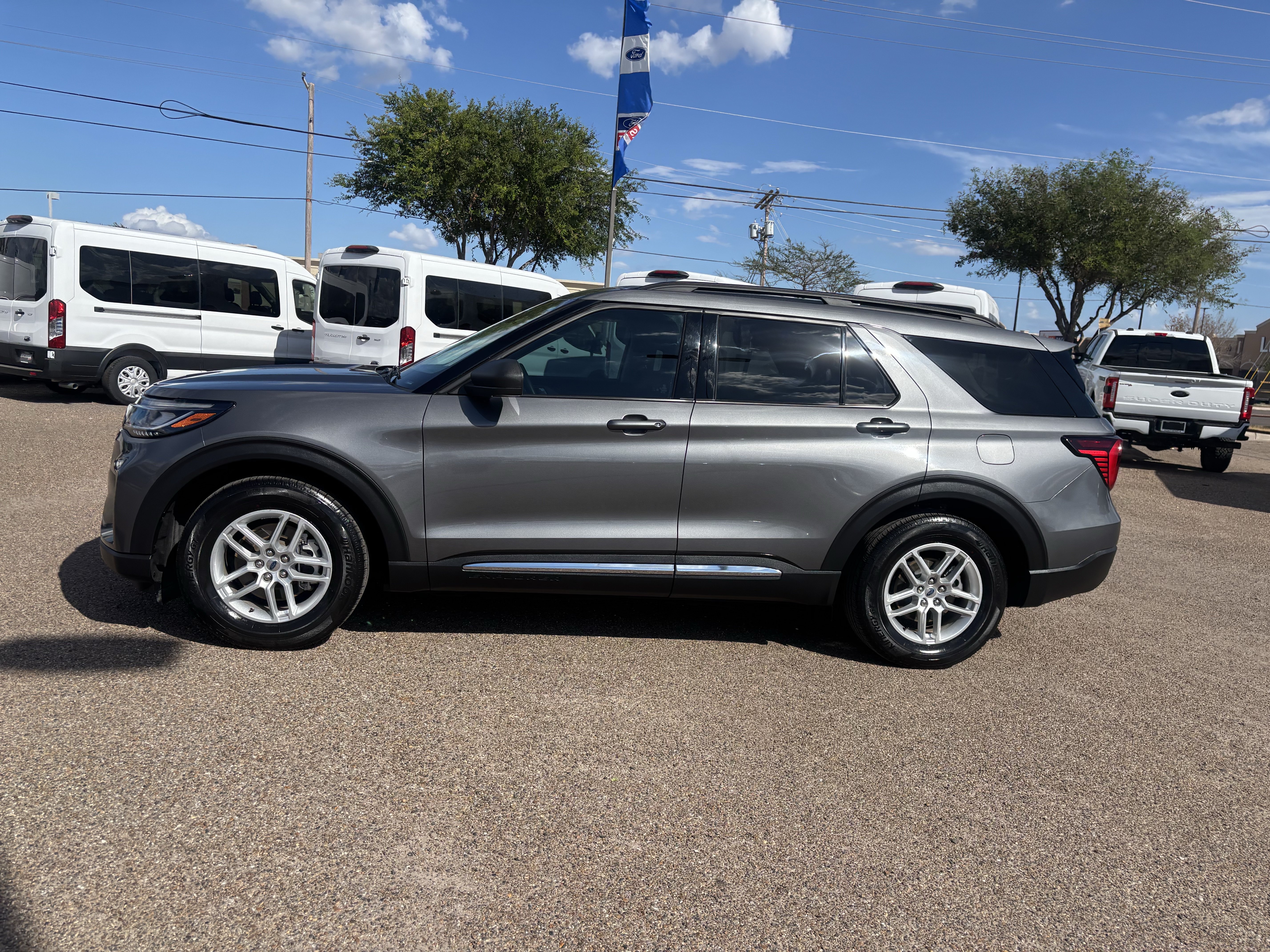 Certified 2025 Ford Explorer Active RWD image 2