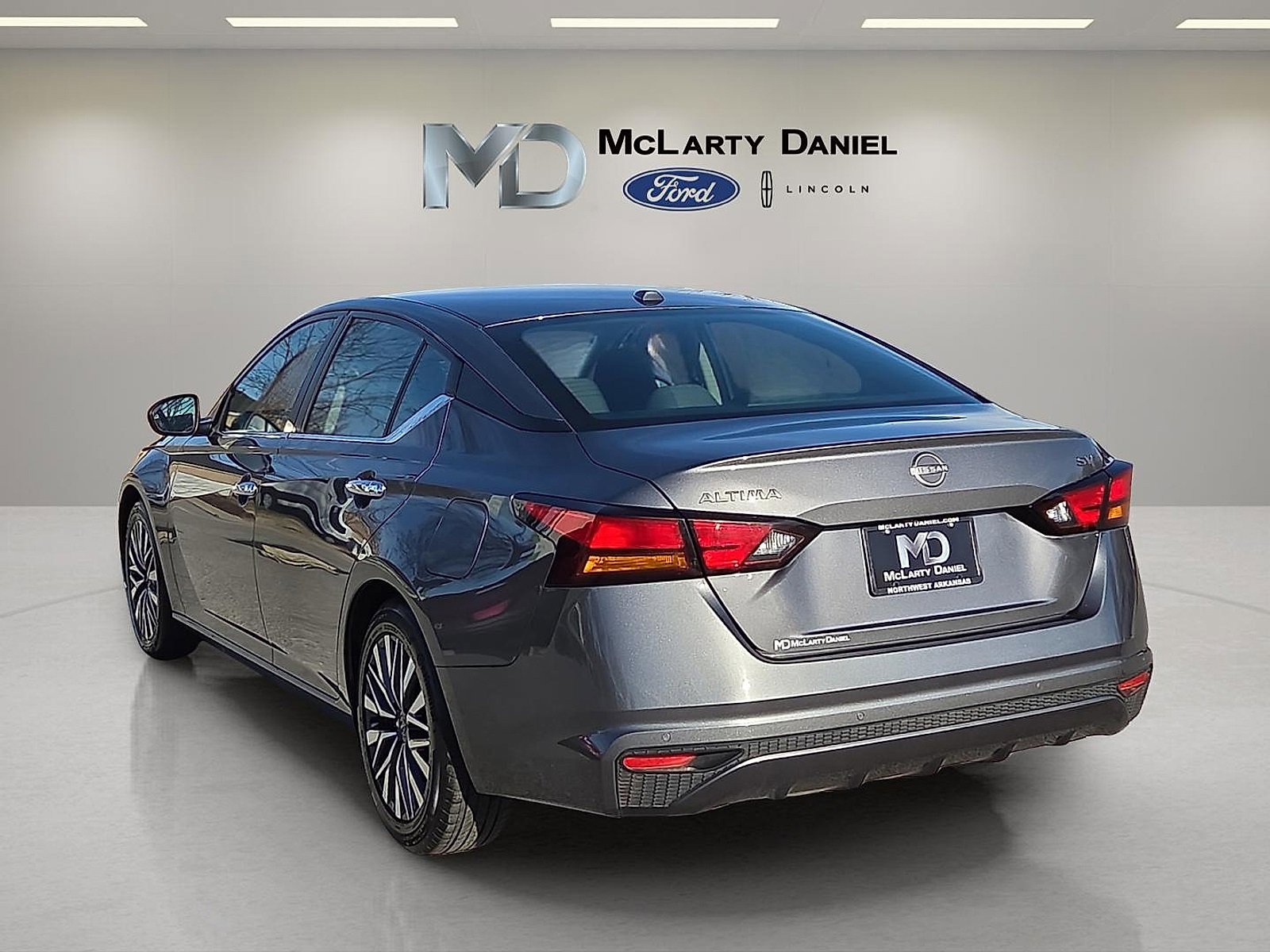 Used 2024 Nissan Altima 2.5 SV image 4