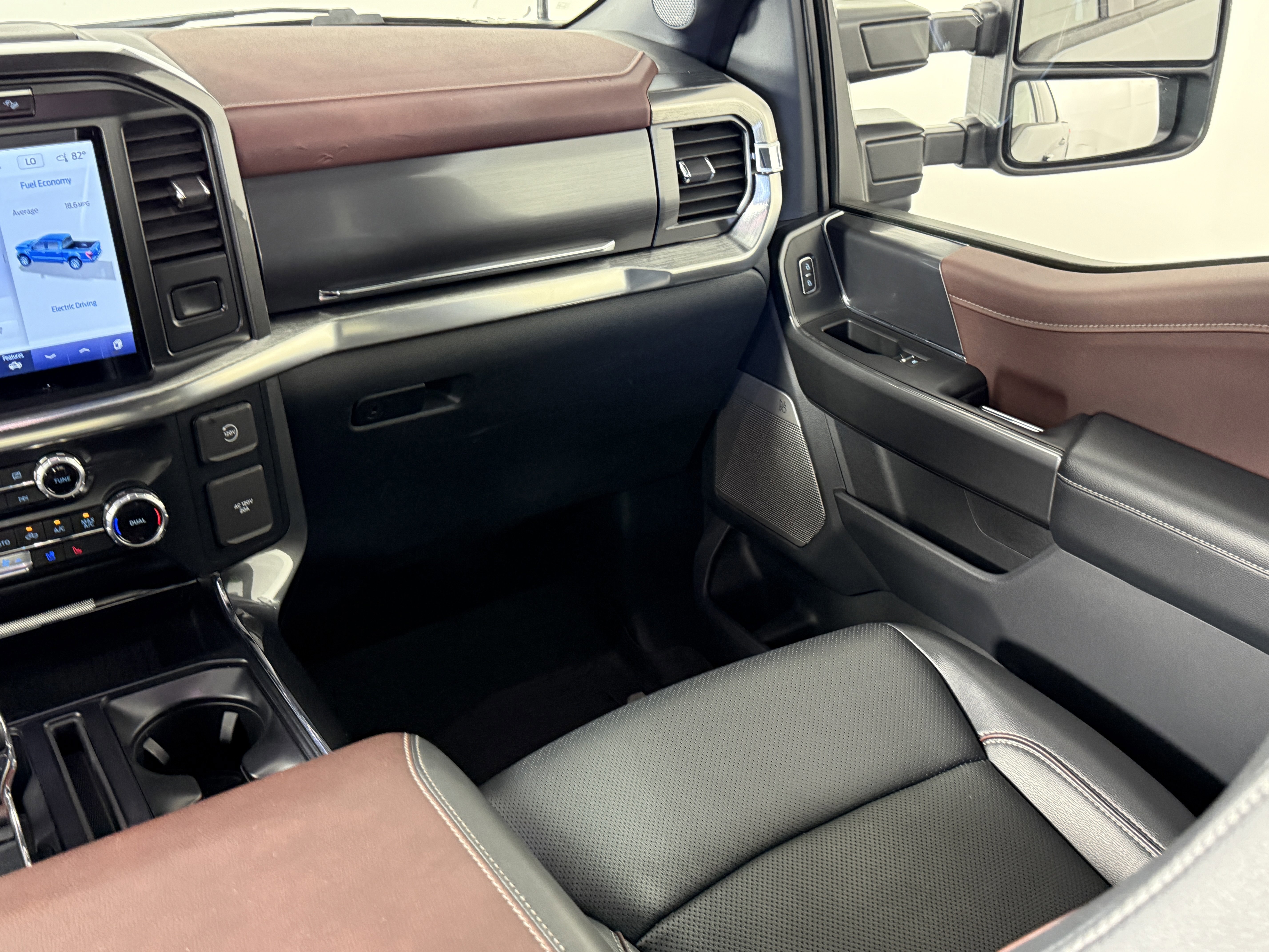 Certified 2022 Ford F150 Lariat w/ Equipment Group 502A High image 13