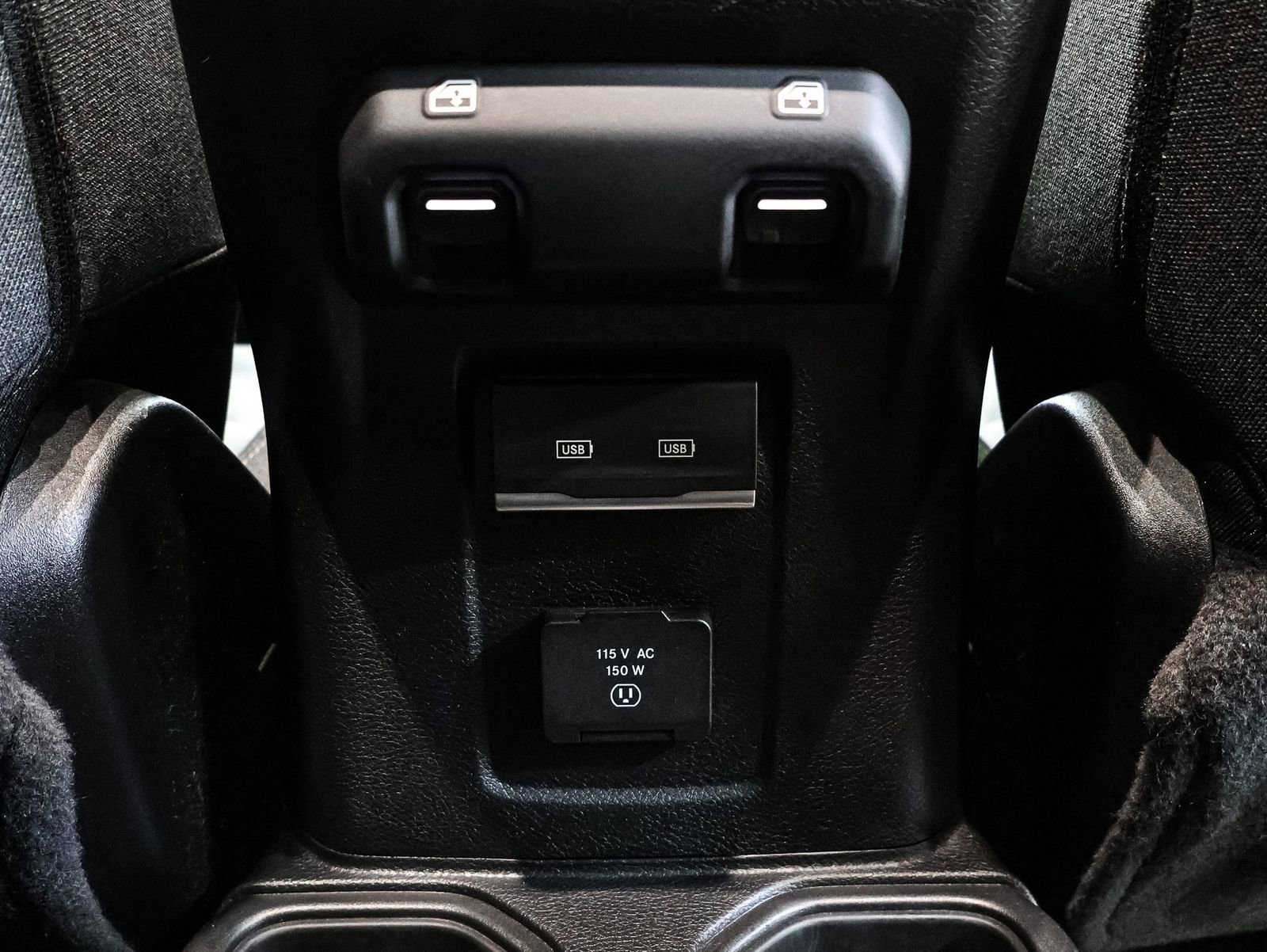 Used 2024 Jeep Wrangler Sahara image 25