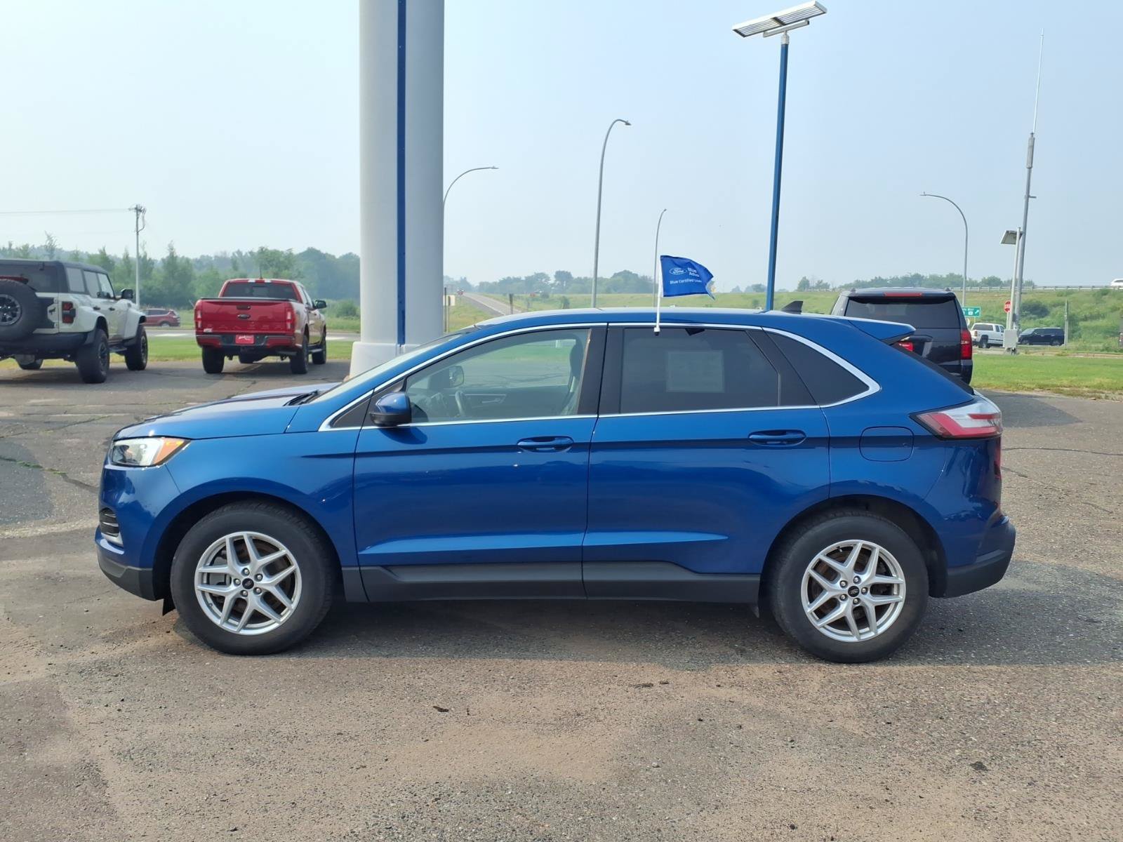 Certified 2024 Ford Edge SEL AWD/4WD image 2