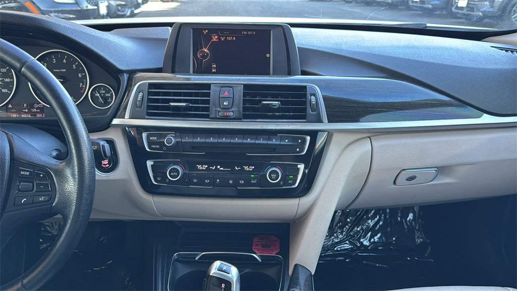 Used 2017 BMW 320i Sedan image 11