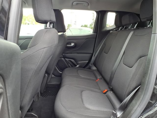 Used 2023 Jeep Renegade Latitude AWD/4WD image 11