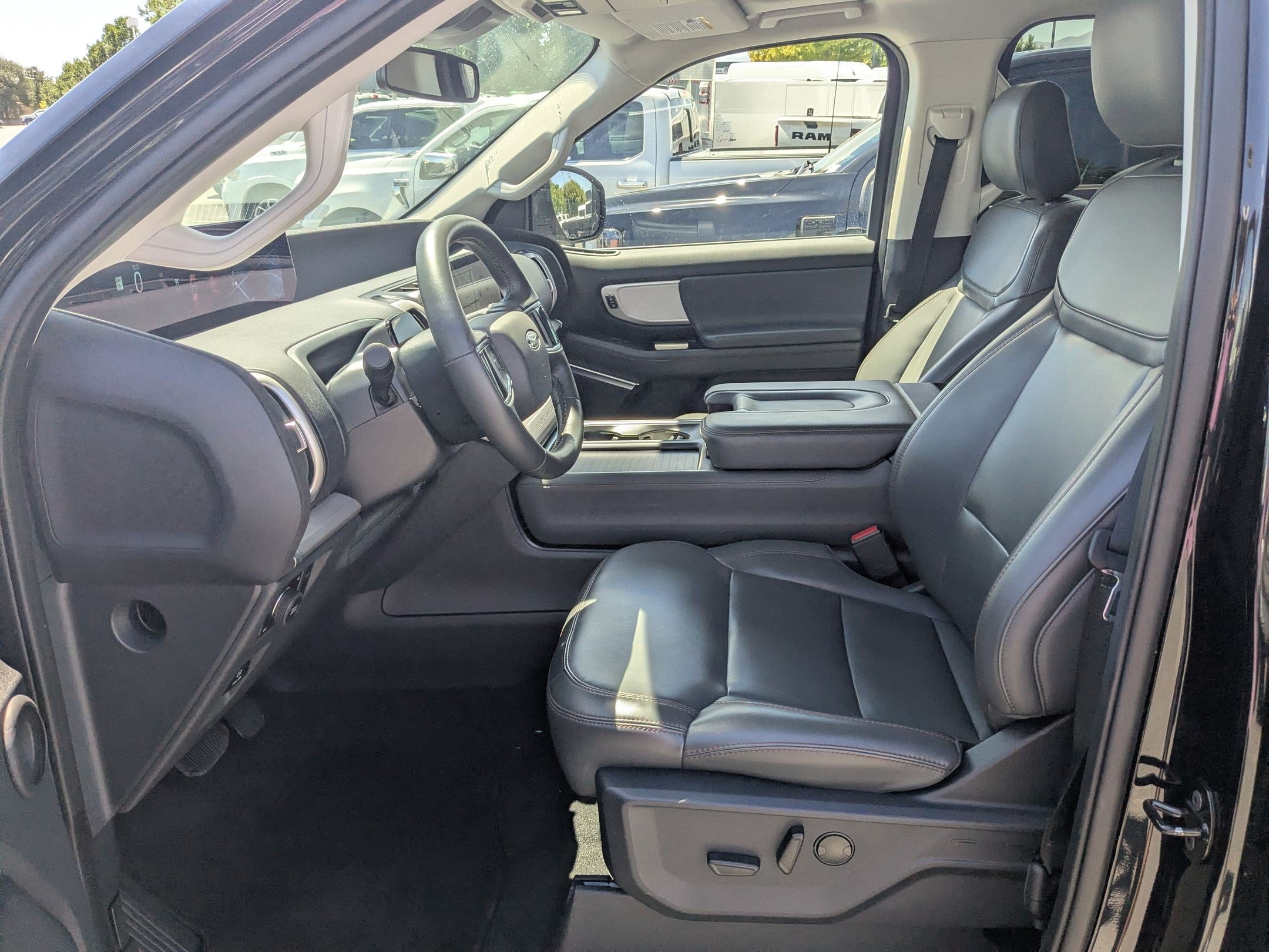 Certified 2025 Ford Expedition Active AWD/4WD image 27