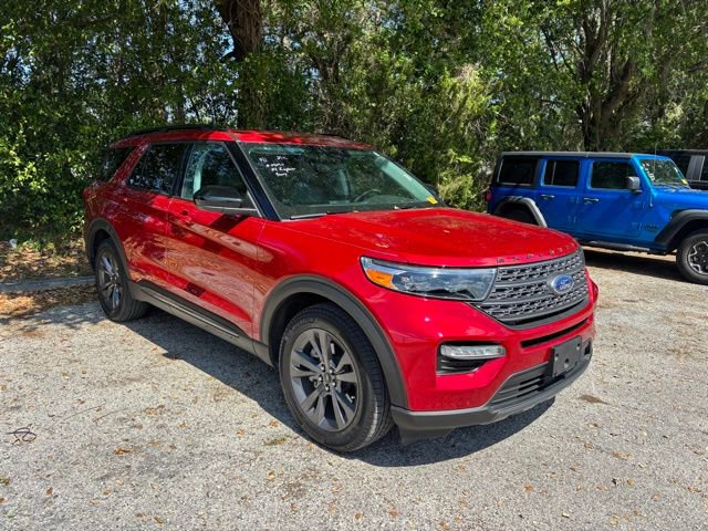 Certified 2024 Ford Explorer XLT w/ Equipment Group 202A RWD image 2