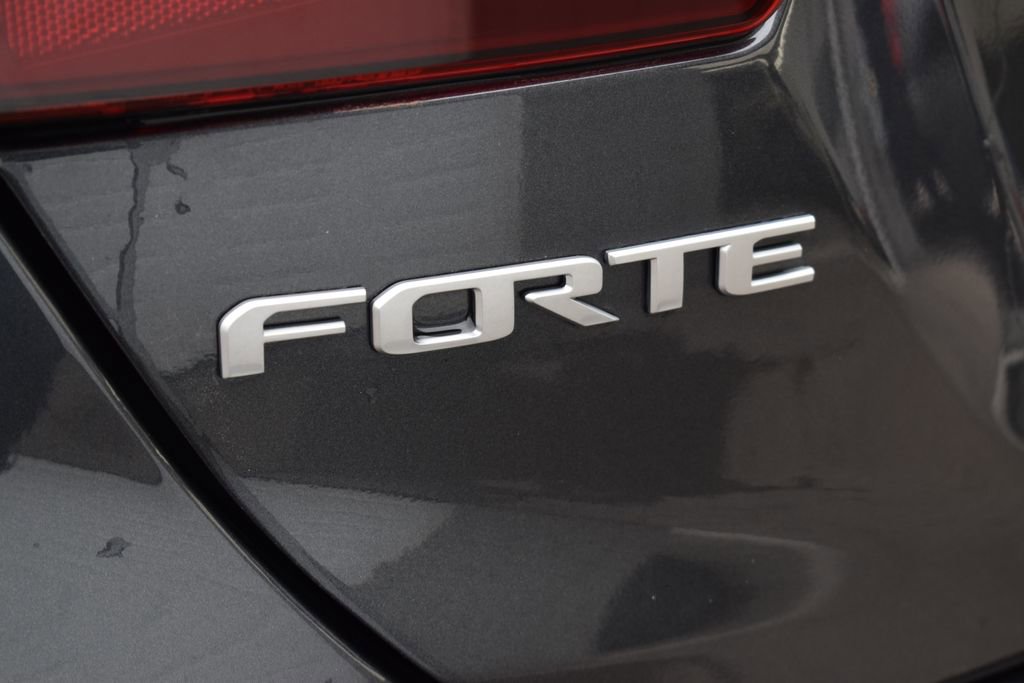 Used 2024 Kia Forte LXS w/ LXS Technology Package image 6