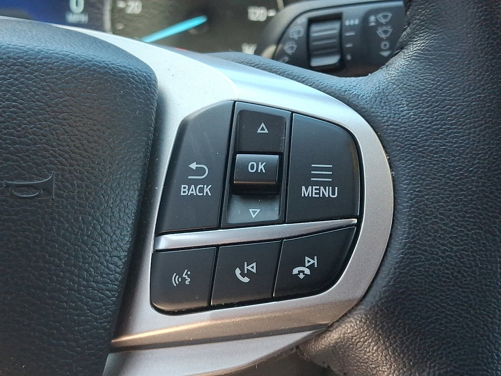 Certified 2023 Ford Explorer XLT w/ Equipment Group 202A AWD/4WD image 25
