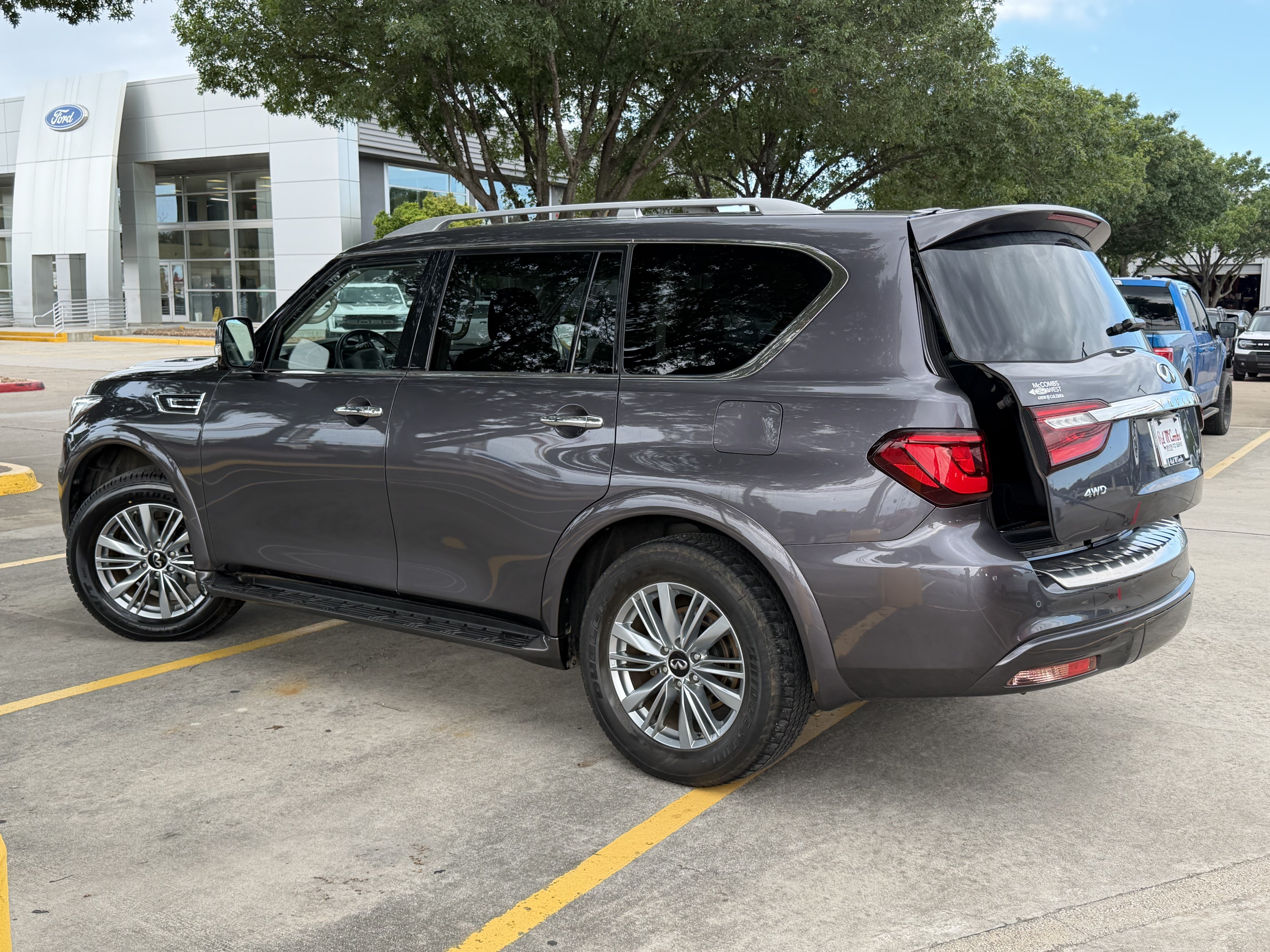 Used 2024 INFINITI QX80 Luxe AWD/4WD image 9