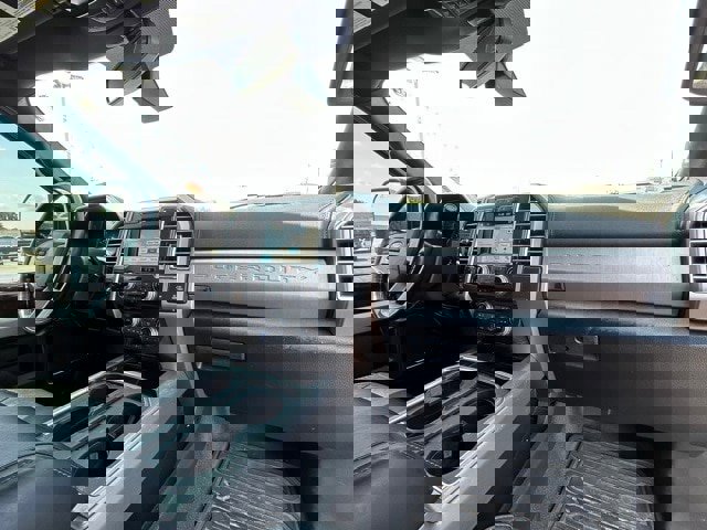 Certified 2017 Ford F350 Platinum w/ Platinum Ultimate Package image 36