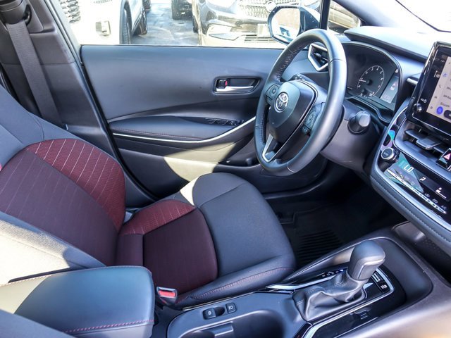 Used 2025 Toyota Corolla SE w/ Convenience Package FWD image 25