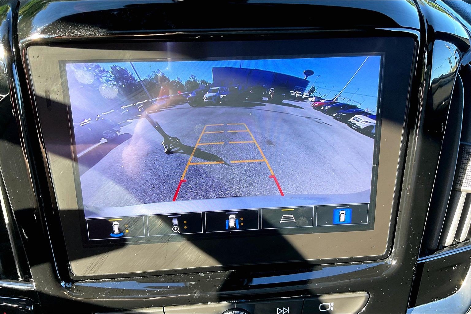 Used 2022 Chevrolet Traverse RS w/ LPO, Floor Liner Package AWD/4WD image 21