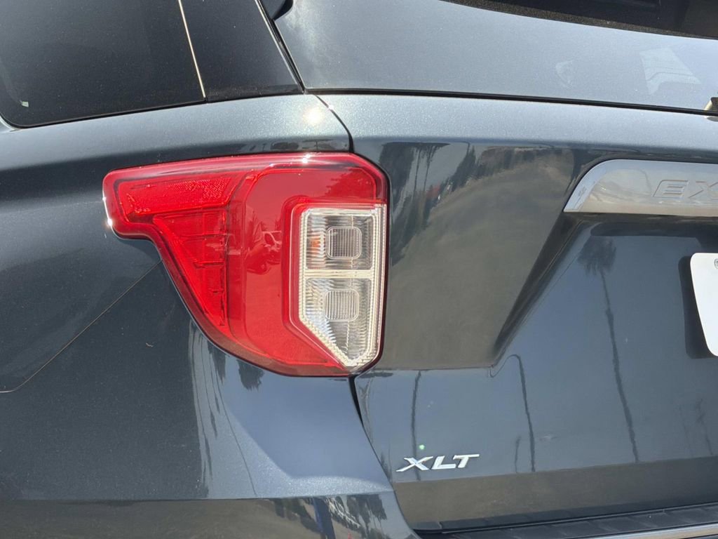 Certified 2023 Ford Explorer XLT w/ Equipment Group 202A RWD image 8