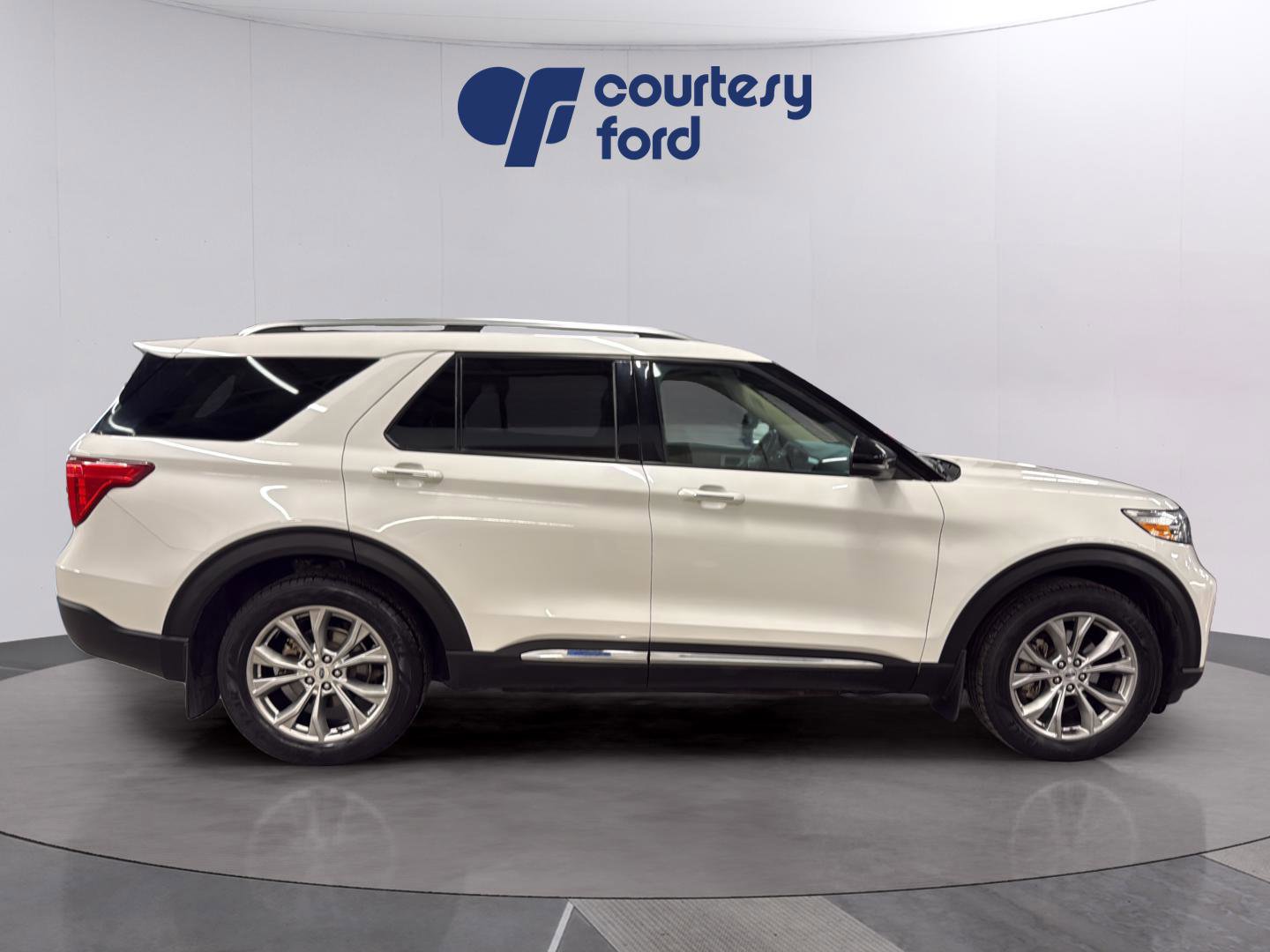 Certified 2021 Ford Explorer Limited w/ Equipment Group 301A AWD/4WD image 6