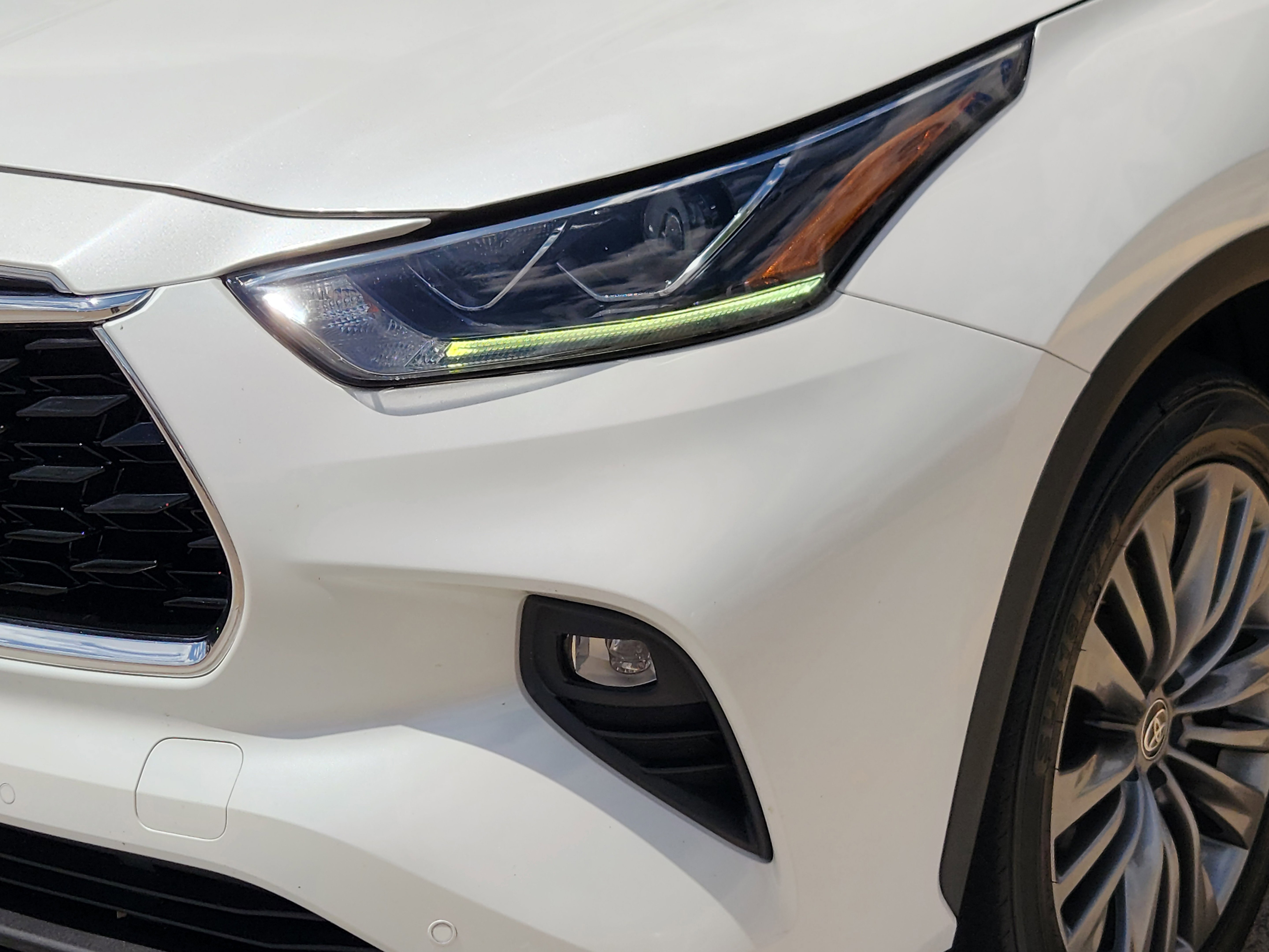 Used 2020 Toyota Highlander Platinum FWD image 6