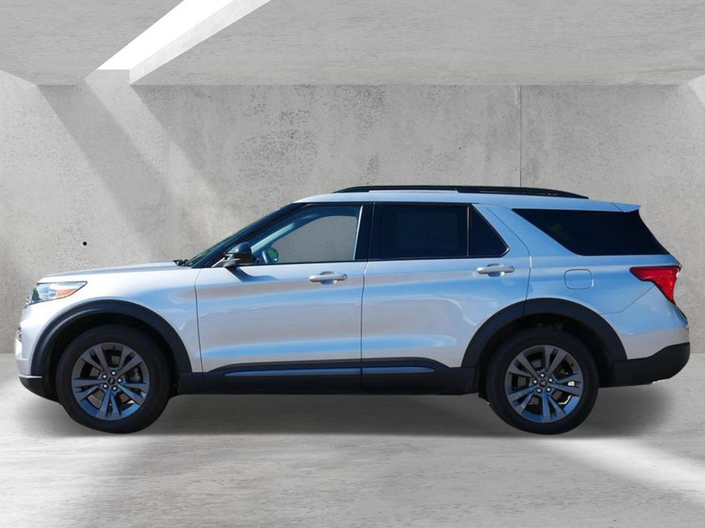 Certified 2023 Ford Explorer XLT w/ Equipment Group 202A AWD/4WD image 5