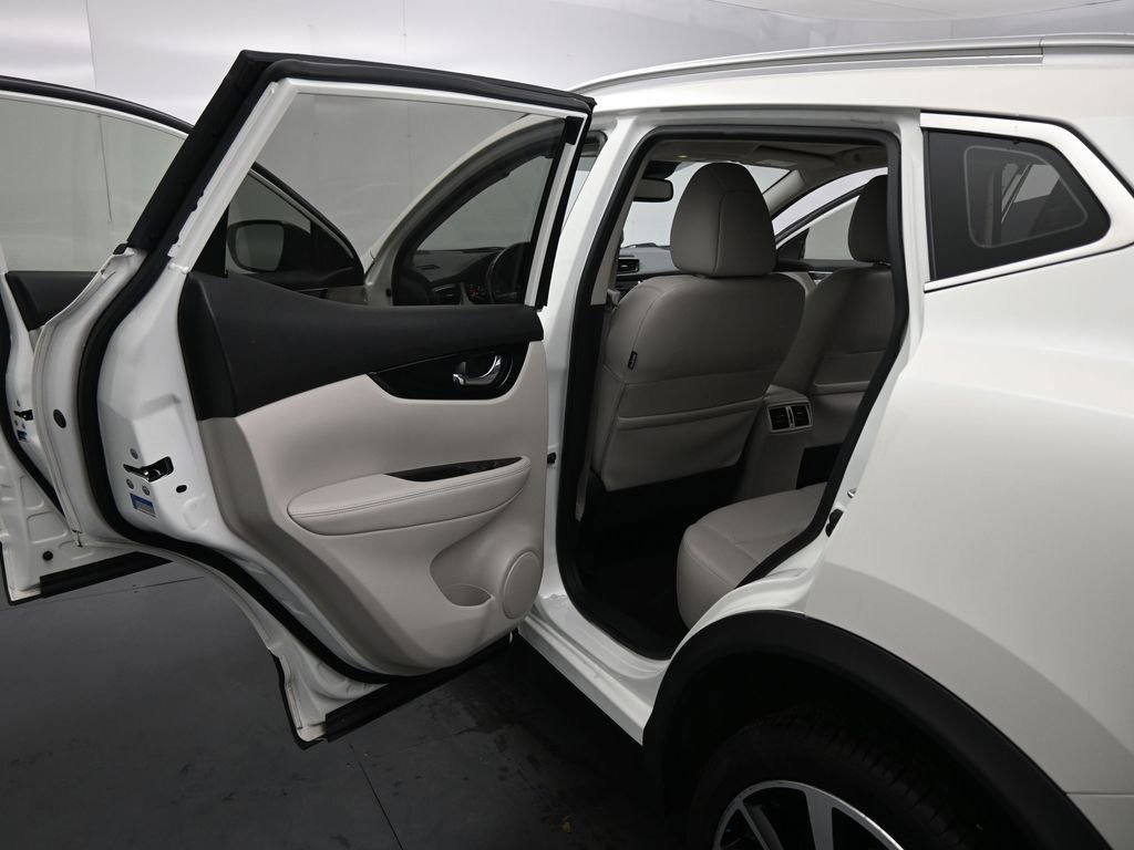 Used 2019 Nissan Rogue Sport SL w/ Premium Package image 45